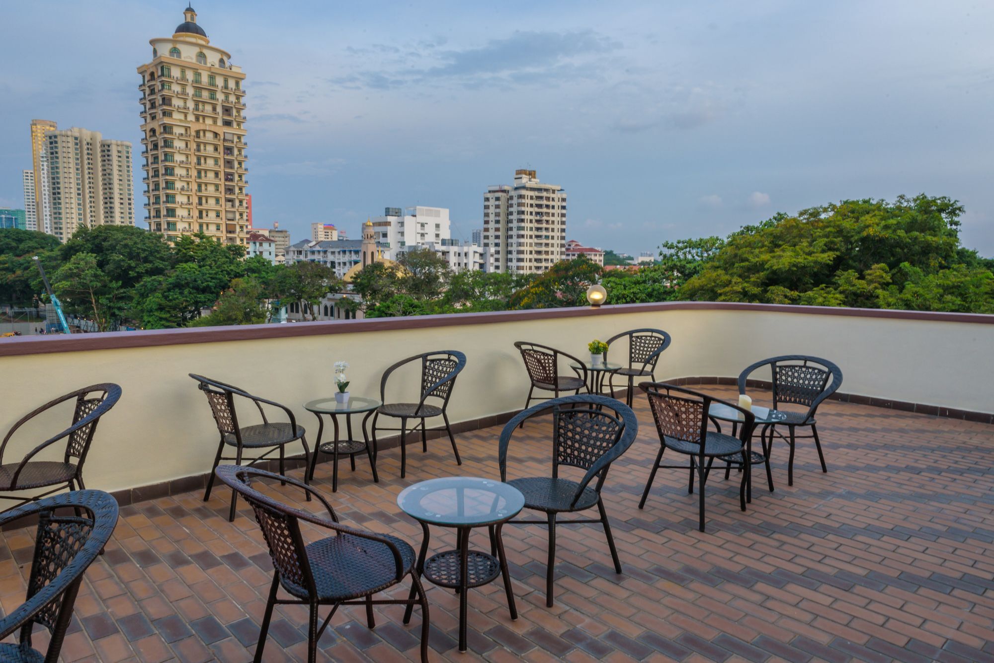 Spot On 89645 Ong'S Court Hotel Georgetown Luaran gambar